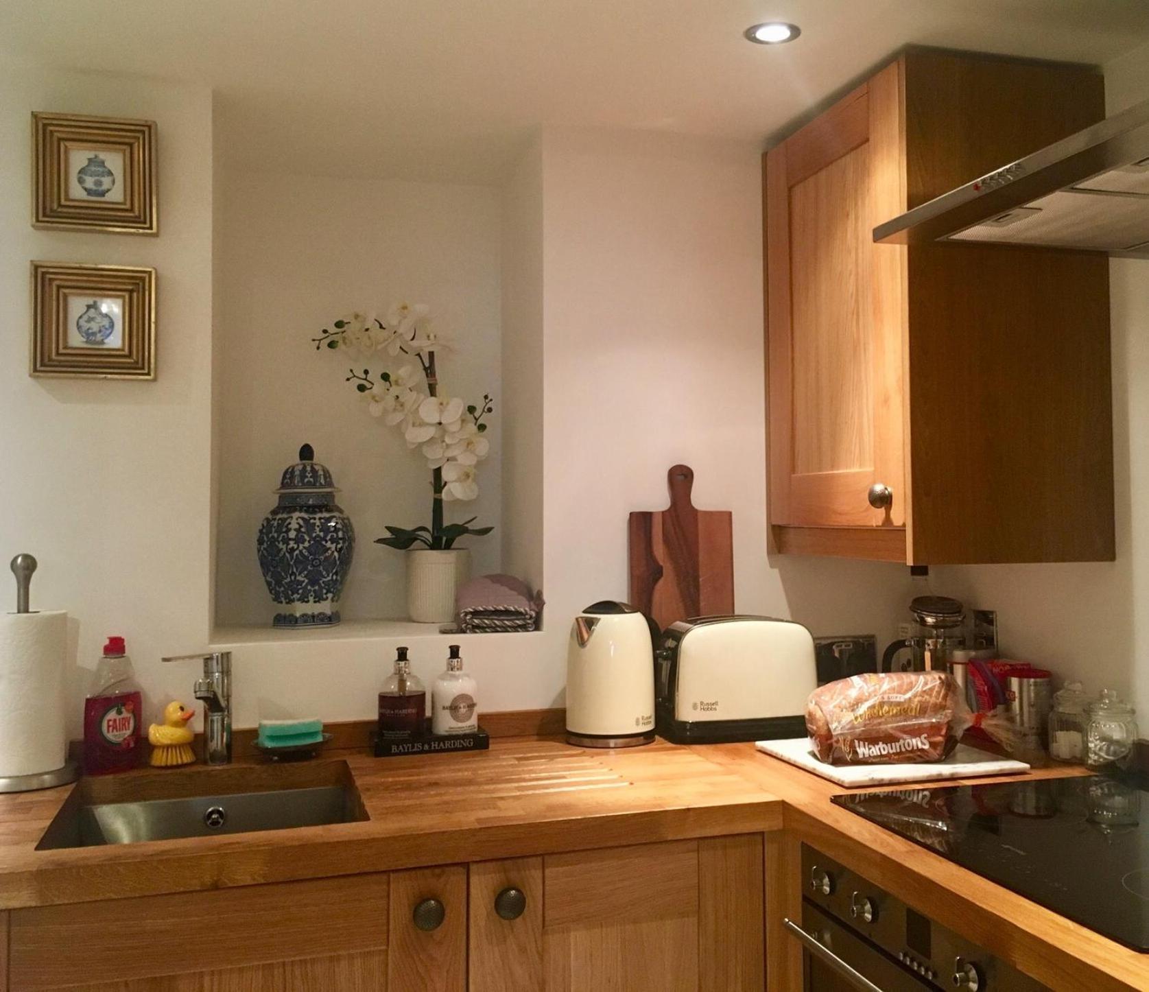 Beautiful 1Br Apartment In Historic St Aubin House Екстериор снимка